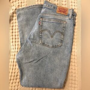 Women’s Levi’s wedgie straight leg jeans , size 32